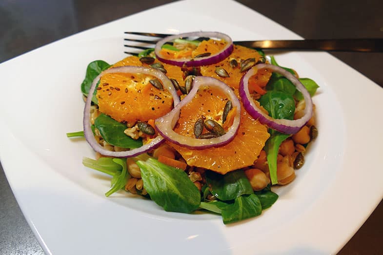 Salade d'hiver au blé dur et oranges